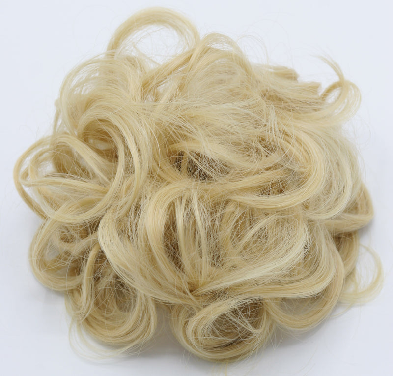 messy blonde hair bun