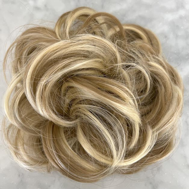 blonde woman hair bun#color_light-brownish-blonde