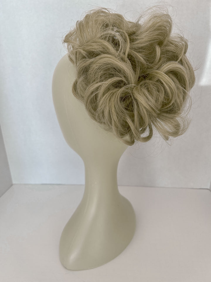 blonde bun wig#color_sandy-ash-blonde