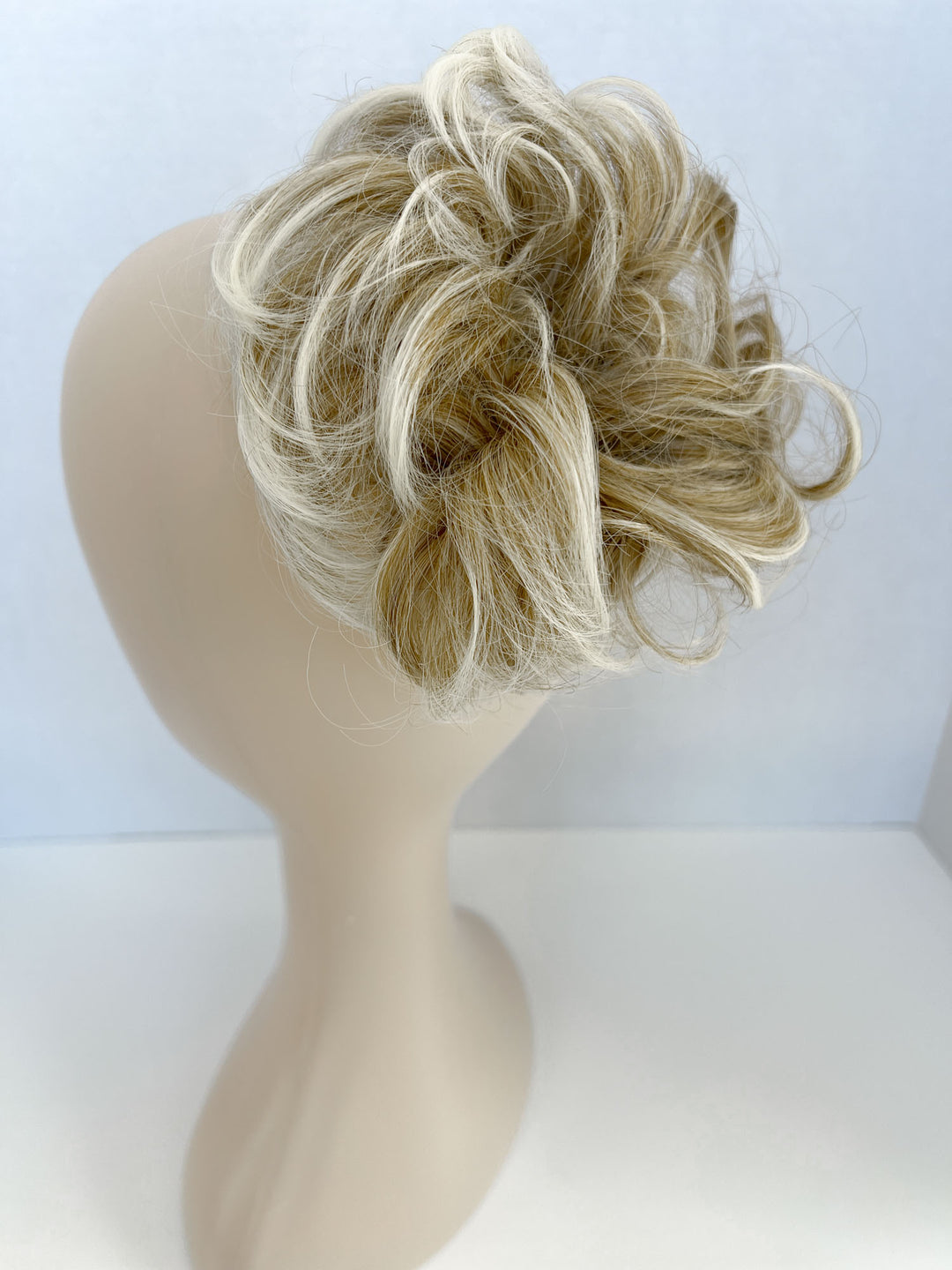 blonde bun wig#color_beach-blonde