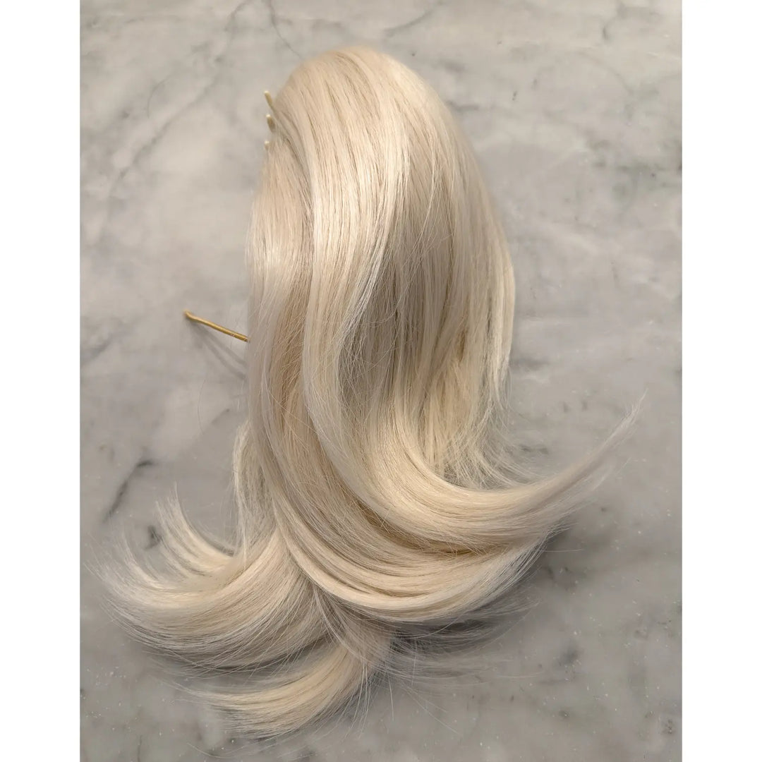 #color_platinum-blonde