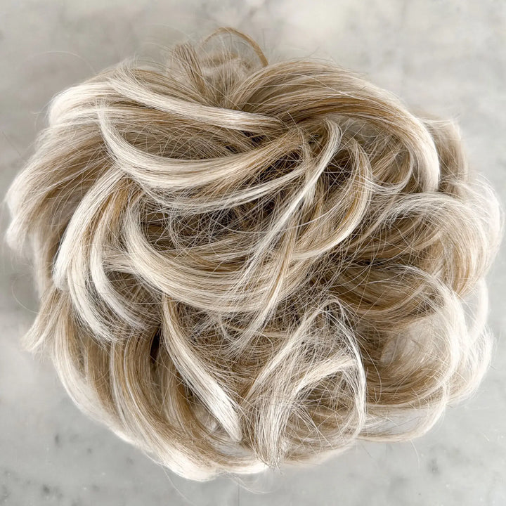 #color_light-blonde-creamy-tips